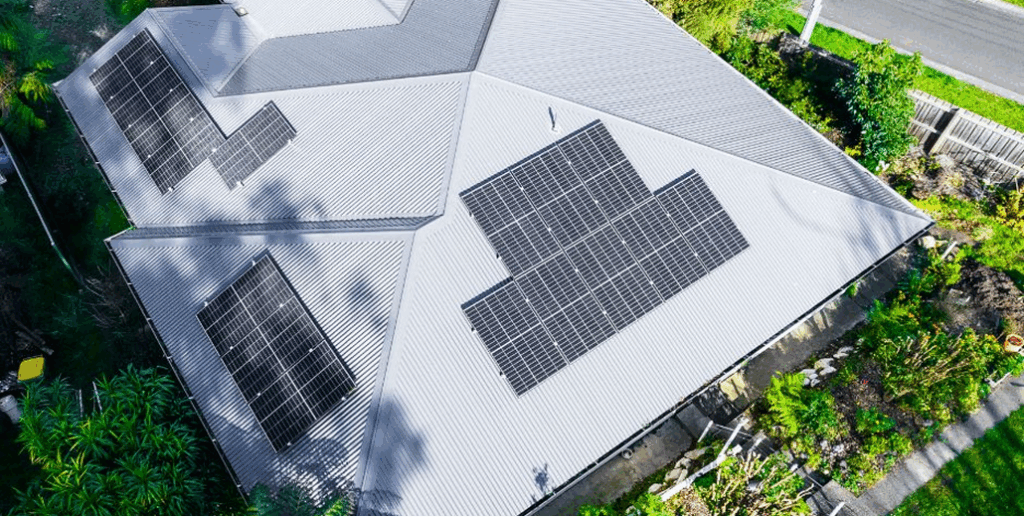 Roof with 2 corner solar panels